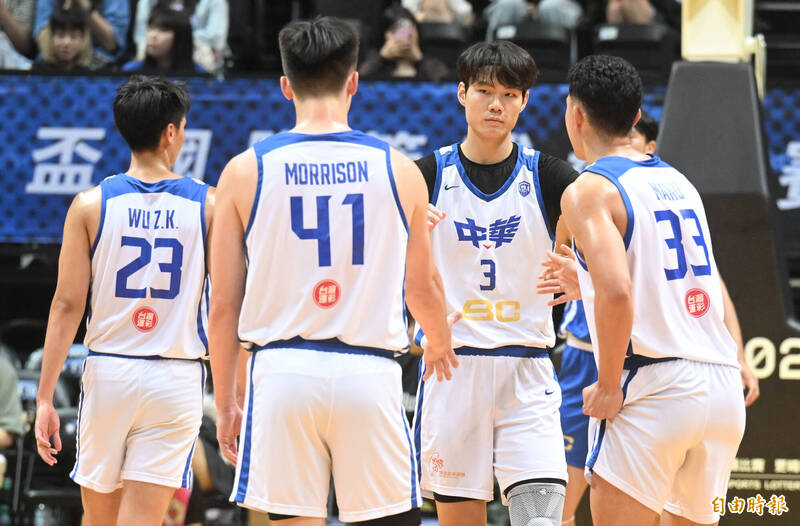 瓊斯盃》台灣藍8人打到剩5人力退白隊 2勝6敗作收勇奪季軍