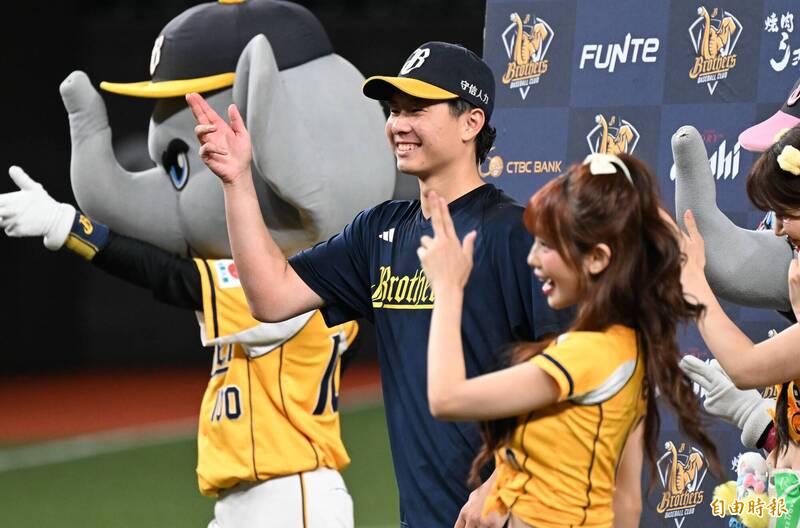 中職》「我每天都在觀察他」 平野惠一大讚伍立辰