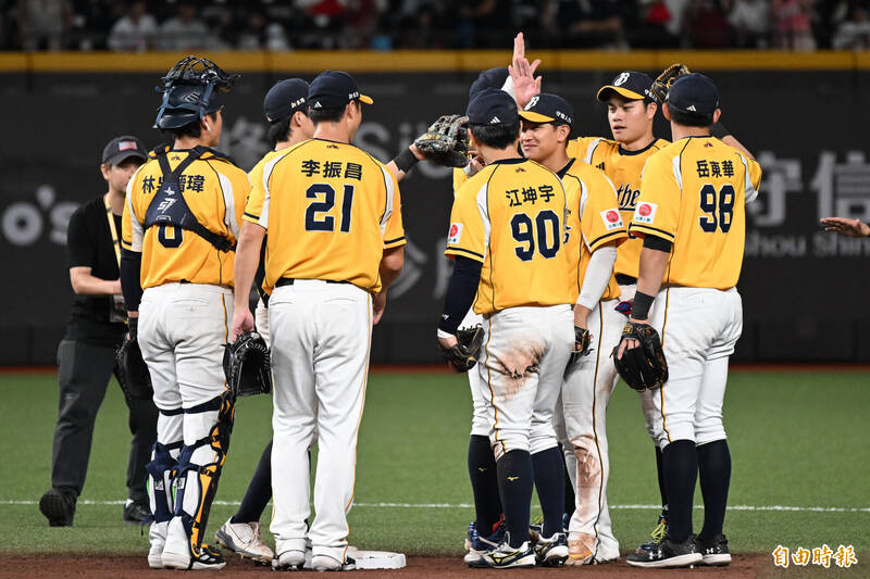 中職》昨飆153公里火球、今敲勝利打點安打 宋晟睿就是狂！