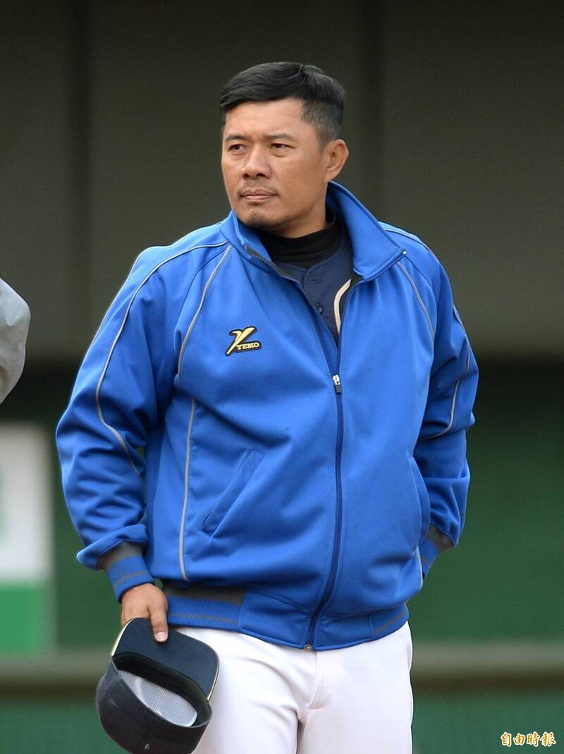 棒球》陳峰民穿41號球衣MLB開球 接受引退致敬補昔日遺憾