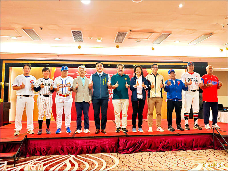 世界盃女子棒球》一波三折!等到深夜竟遇球場跳電 台灣隊今1日2戰