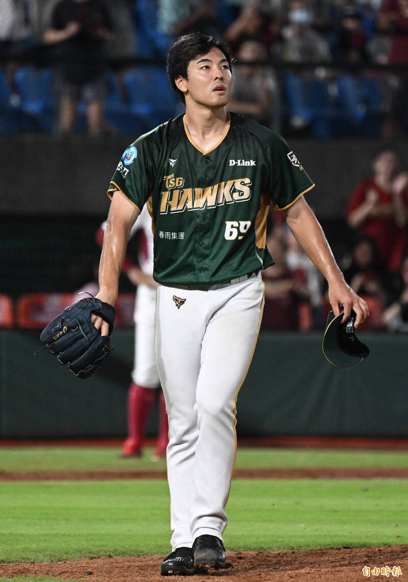 中職》高居雙冠王卻沒被台鋼註冊! 10勝日本強投整季苦蹲二軍