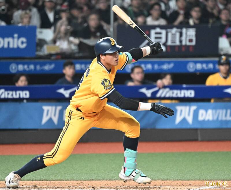 中職》兄弟大物許庭綸二軍打擊低迷仍拉上 平野有個特殊計劃