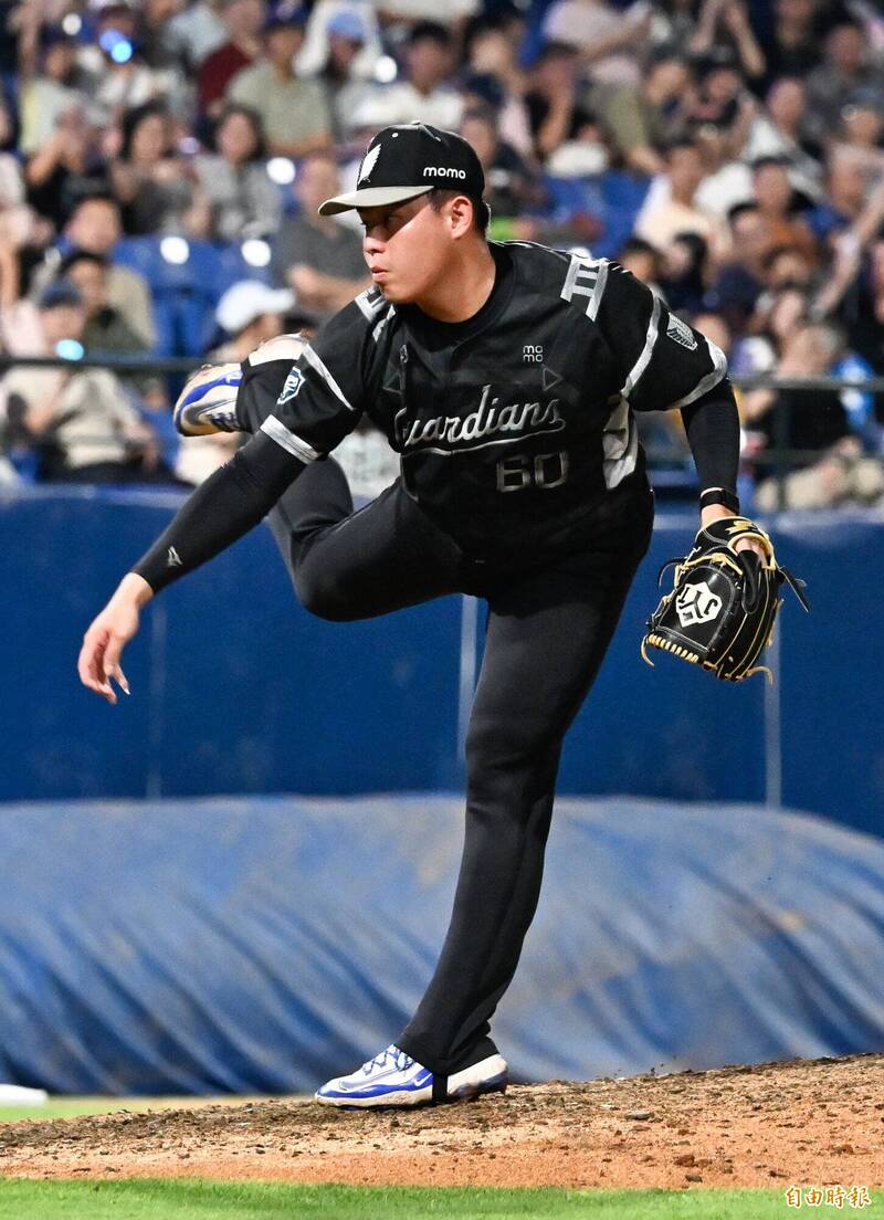 中職》季後有望挑戰旅外！美職球探現場緊盯台灣24歲火球男