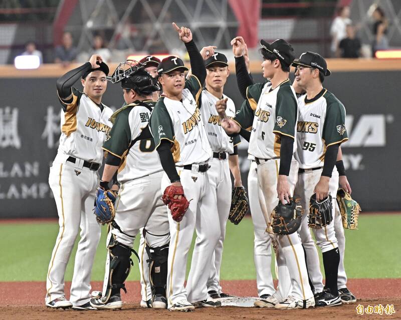 中職》台鋼雄鷹公告 陳曉東9月26日開球與賽後演出取消