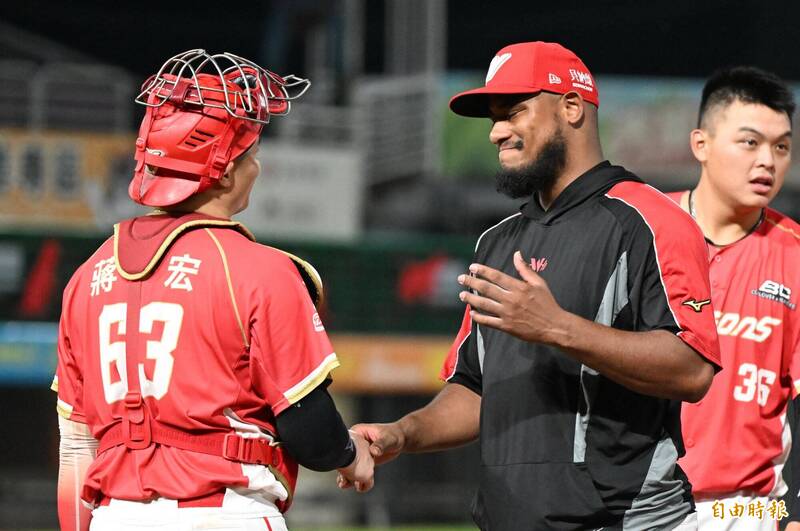 中職》生涯第1個10勝球季 梅賽鍶回憶左腳無法出力的痛