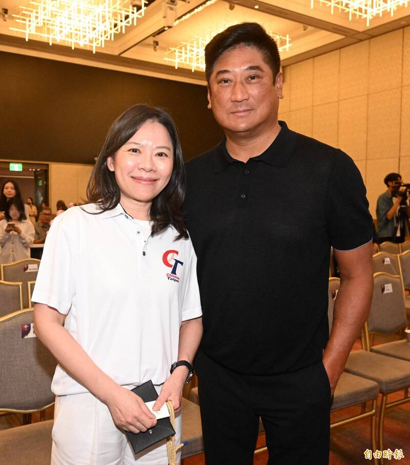 U18亞青》辜仲諒以亞洲棒總會長身分 與新任棒協理事長周玲妏先後致詞