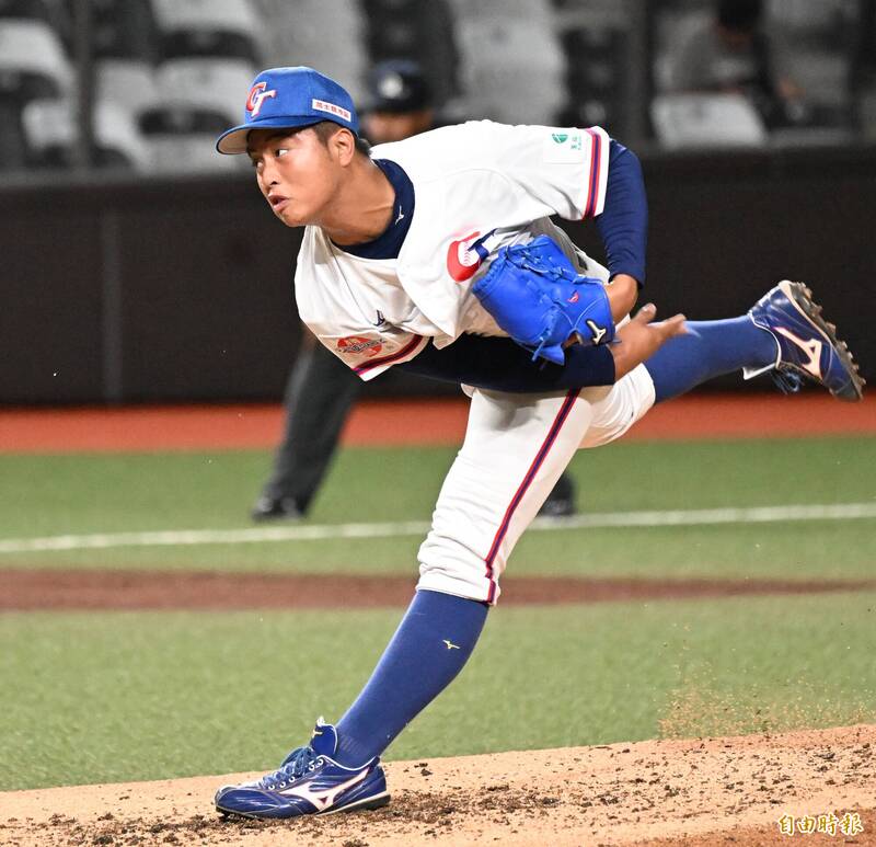 U18亞青》痛擊菲律賓! 台灣隊拿下隊史第5座季軍