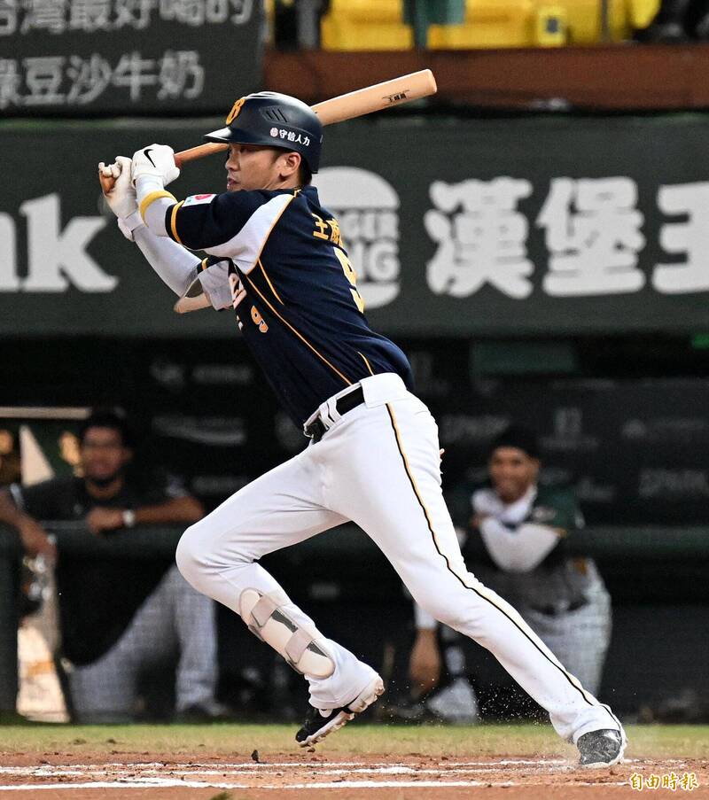 中職》王威晨「滿了不起的」 平野惠一脫帽