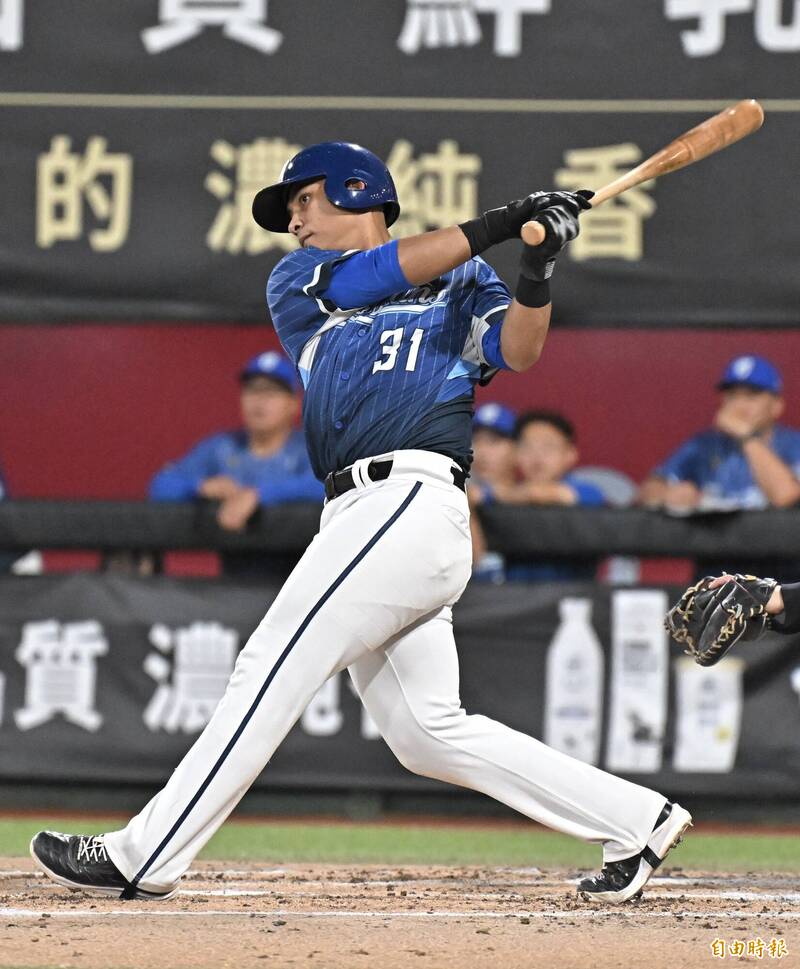 中職》打擊率0.033又怎樣 林岱安轉隊震撼首轟出爐!