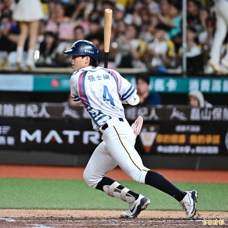 中職》戲劇性!勝騎士不妥傳球後翻車 張士綸拯救兄弟狂掃5連勝