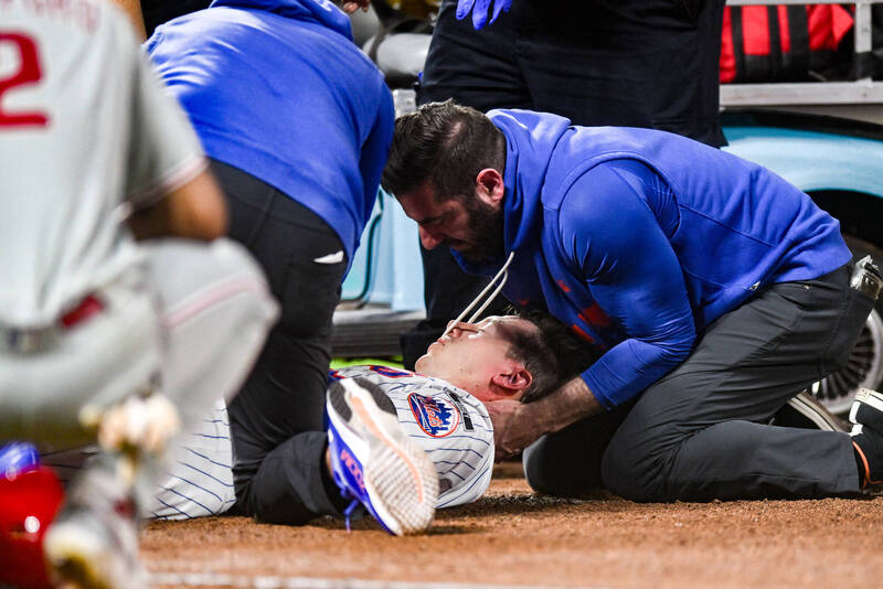 MLB》恐怖一幕！大都會楊恩頭部遭膝蓋撞擊 短暫失去意識嚇壞隊友