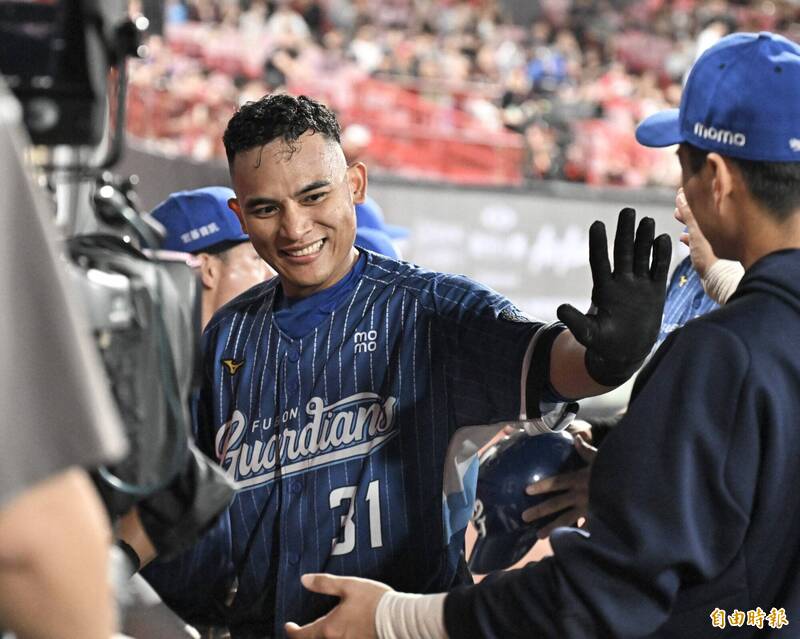 中職》林岱安連3戰蹲捕悍將全勝 後藤光尊:他很認真做筆記