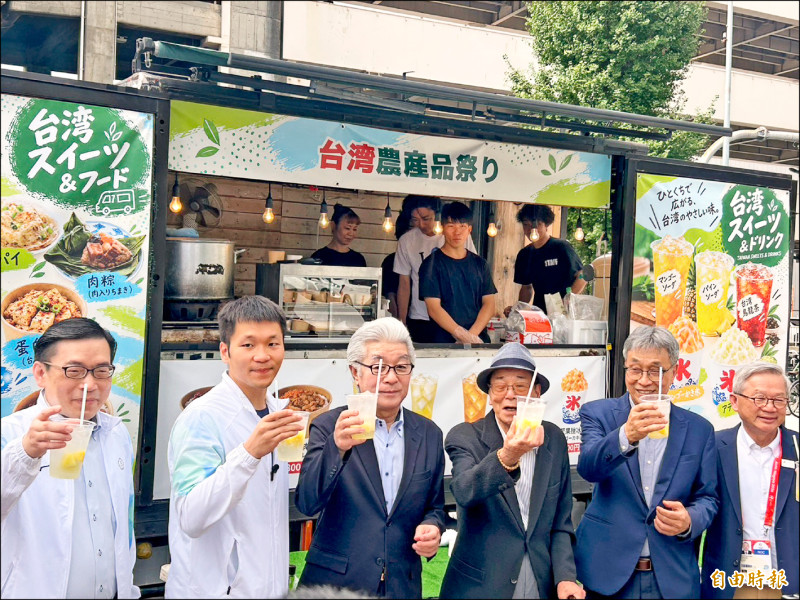 亞運版揮汗有禮 現身名古屋車站
