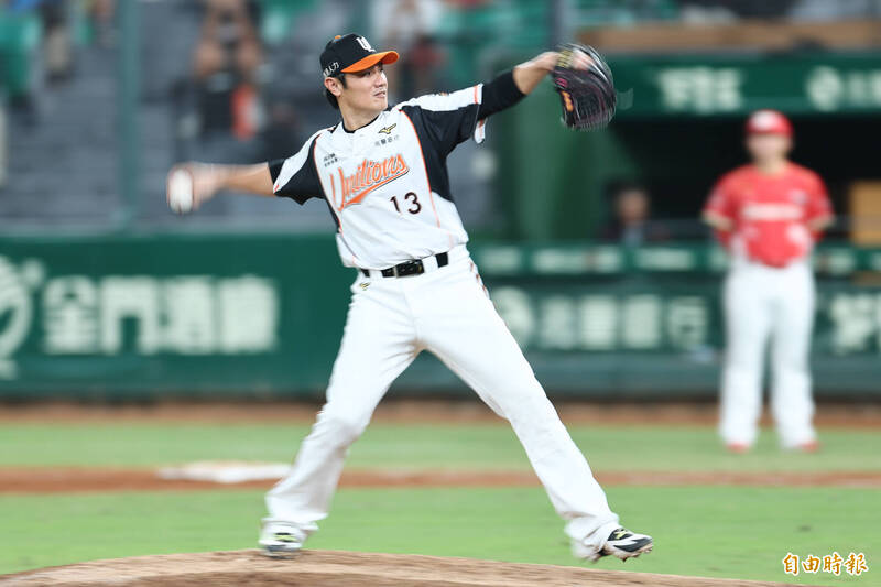 中職》你沒看錯? 陳鏞基不言退 對味全龍初登板救援