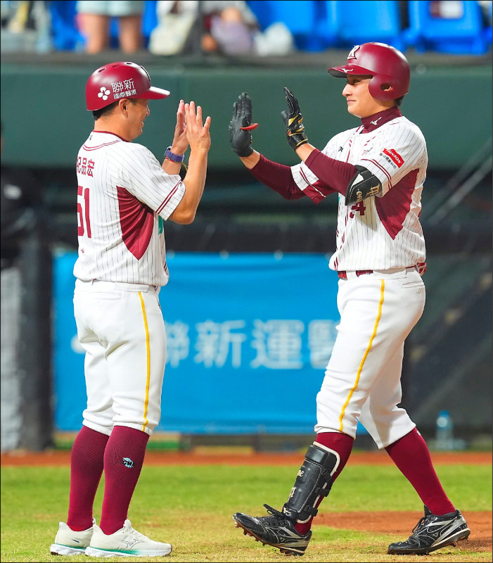 單局2轟+2支三壘安 猿炸鷹寫紀錄