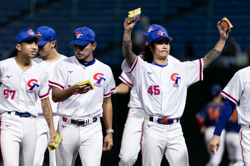 亞運棒球》台灣隊準備「特殊伴手禮」 香港球員笑得好開心
