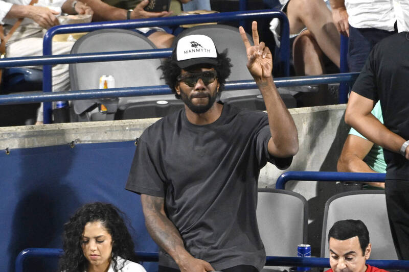 NBA》準備在美國境外退休 雷納德「降薪」與暴龍簽下延長約