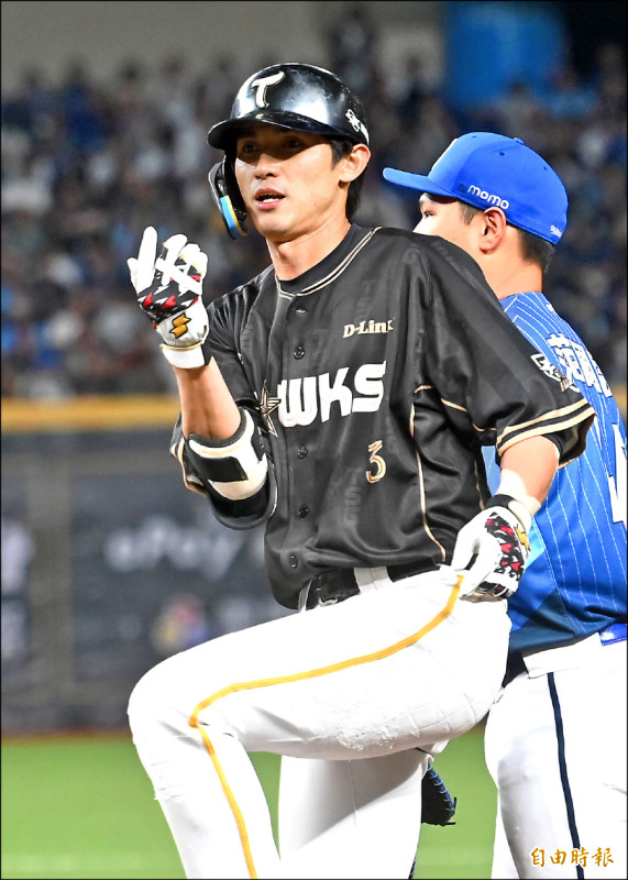 雄鷹苦戰逆轉勝 陳文杰輸出功率高