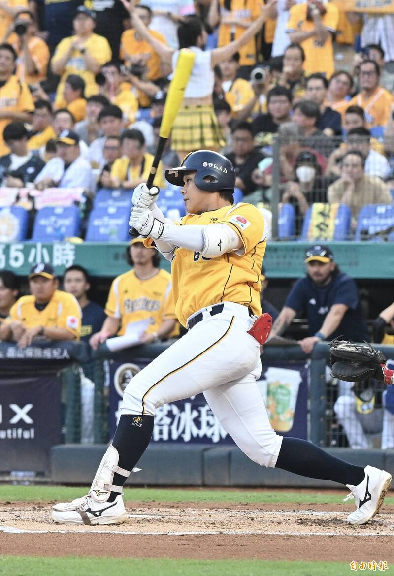 中職》封王關鍵戰!中信兄弟首局「0安」先馳得點、亞運國手「補刀」