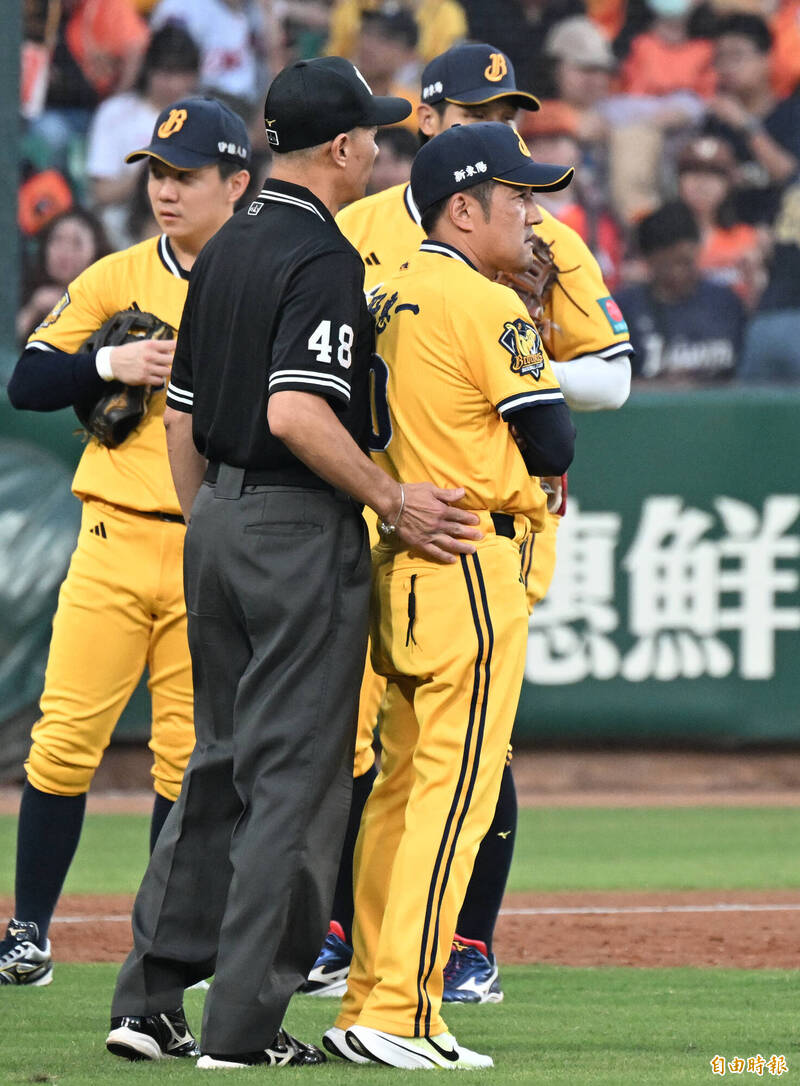 中職》平野惠一G2大動作抗議 轉播單位球評直呼罕見