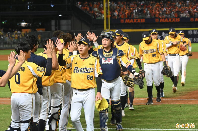 中職》上半季墊底→勇奪總冠軍僅3例 兄弟夢幻劇本未完待續