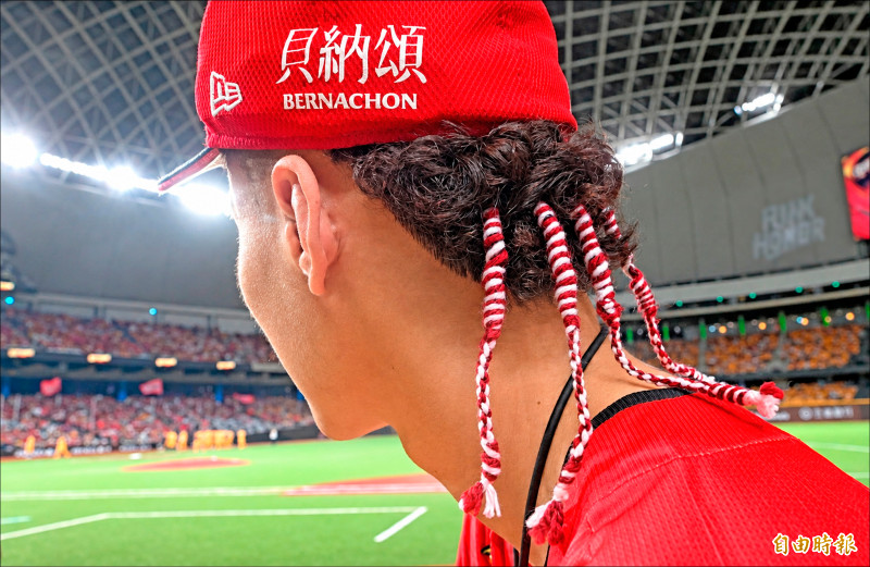張政禹「辮」招 贏1場剪1條
