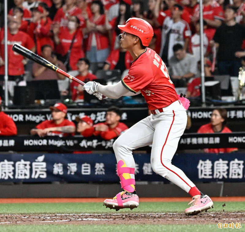 台灣大賽》大巨蛋湧入3萬9568人 現場直擊曾聖安轟逆轉3分砲