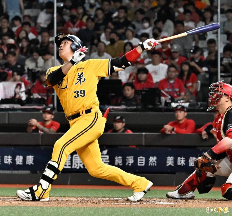 台灣大賽》超神！兄弟背水一戰再見安打 寫高懸17年罕見紀錄