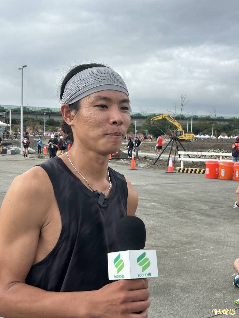 路跑》「野生跑者」好狂! 黃鈺翔奪長榮馬拉松全馬國內冠軍