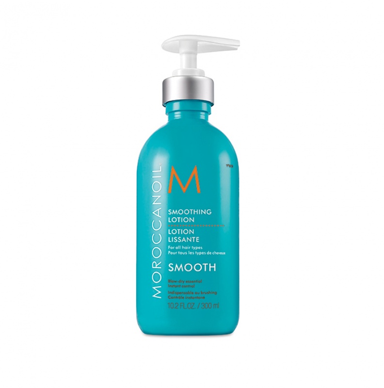 Moroccanoil 優油柔馭重建精華（300ml）／1,300元
輕盈、無負擔的造型品，能瞬間雕塑秀髮線條、消除毛燥，使整頭秀髮變得柔軟、滑順。