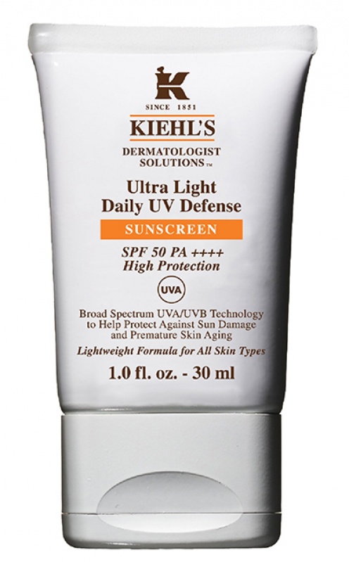 Kiehl's集高效清爽UV防護乳SPF50、PA++++（30ml）／1,400元
能抵禦陽光中的長波UVA、短波UVA及UVB，輕透、水潤的質地清爽無負擔，100%不添加油脂，即使到了下午也無須擔心出油問題。