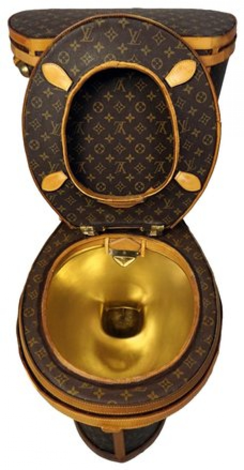 Louis Vuitton也推鍍金馬桶？一次用掉24個包打造這下要價驚人了！