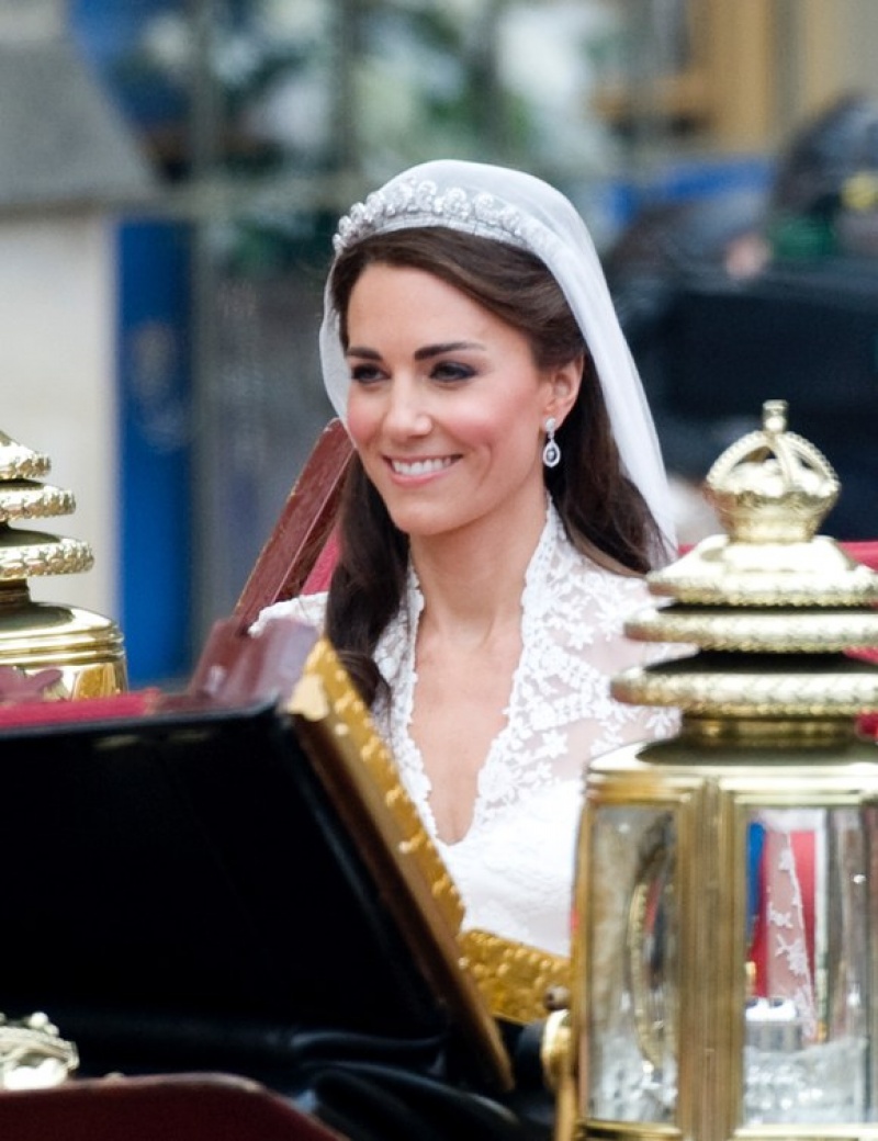 凱特王妃v.s.梅根新王妃「婚禮妝髮」大不同！