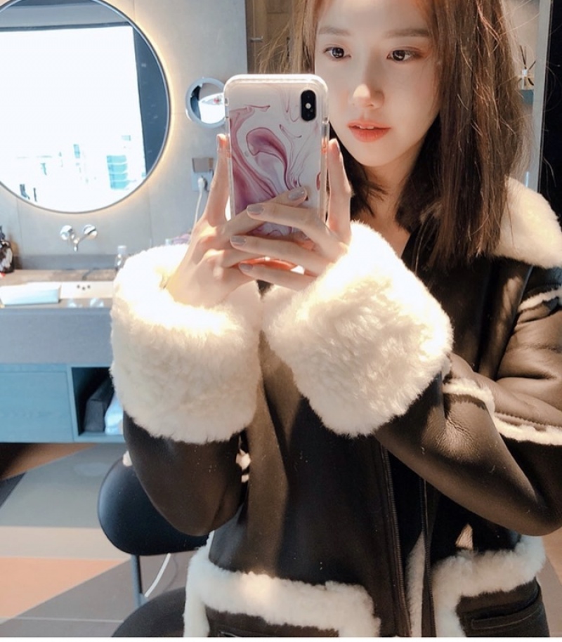 全韓國都在穿「羔羊皮外套」！潤娥、朴信惠 IG 穿它自拍超萌！