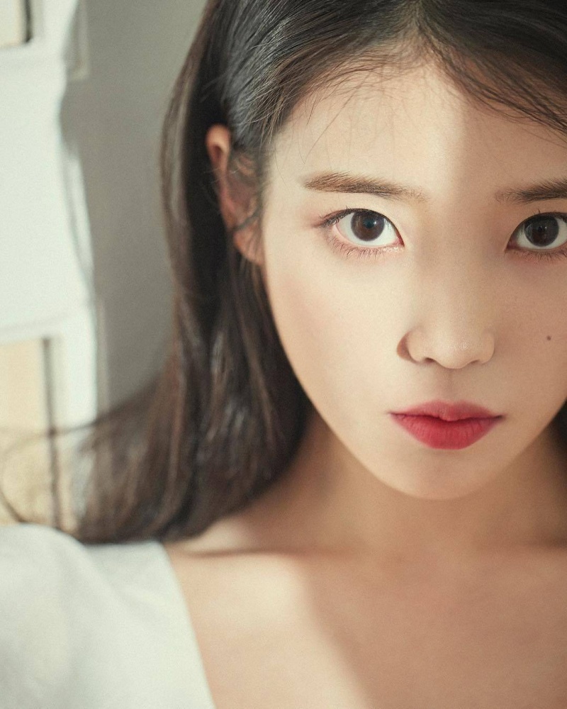 IU