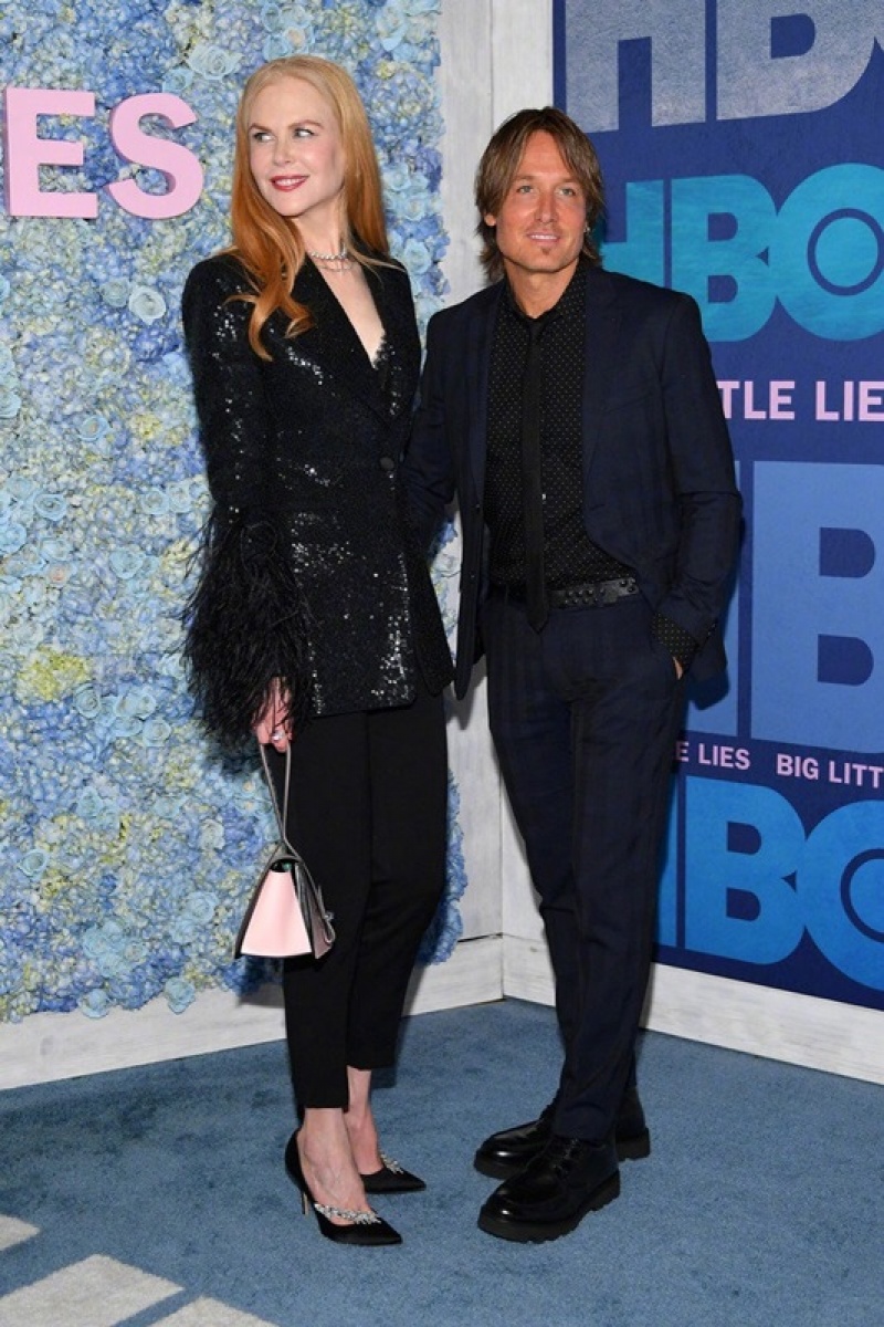 Nicole Kidman 妮可基嫚帶老公Keith Urban齊斯艾本出席首映紅毯。（照片翻拍自香蕉美劇Weibo）
