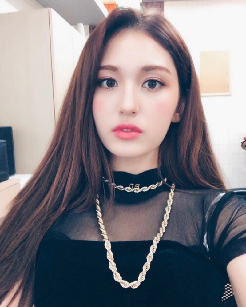 韓國女星Somi以個人歌手身份再度出道。（截自Somi IG）