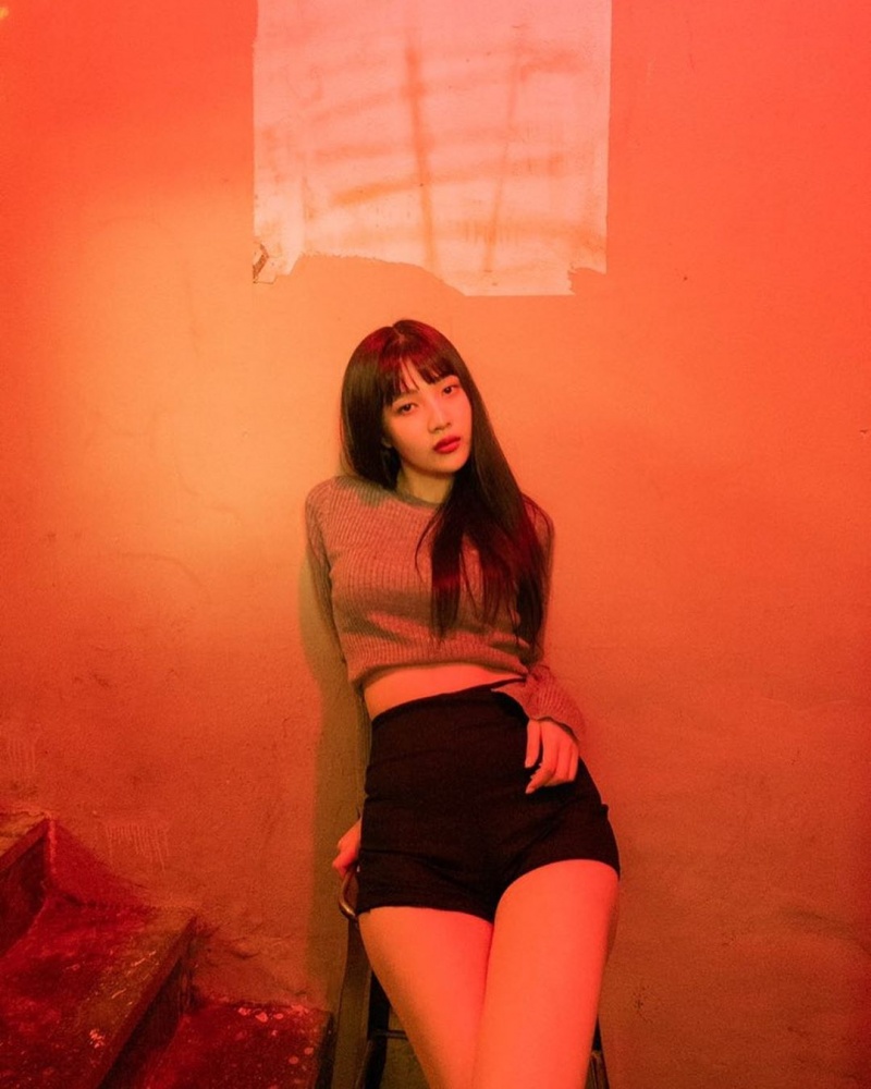 Red Velvet Joy 穿「及臀短裙」趴下險曝光！