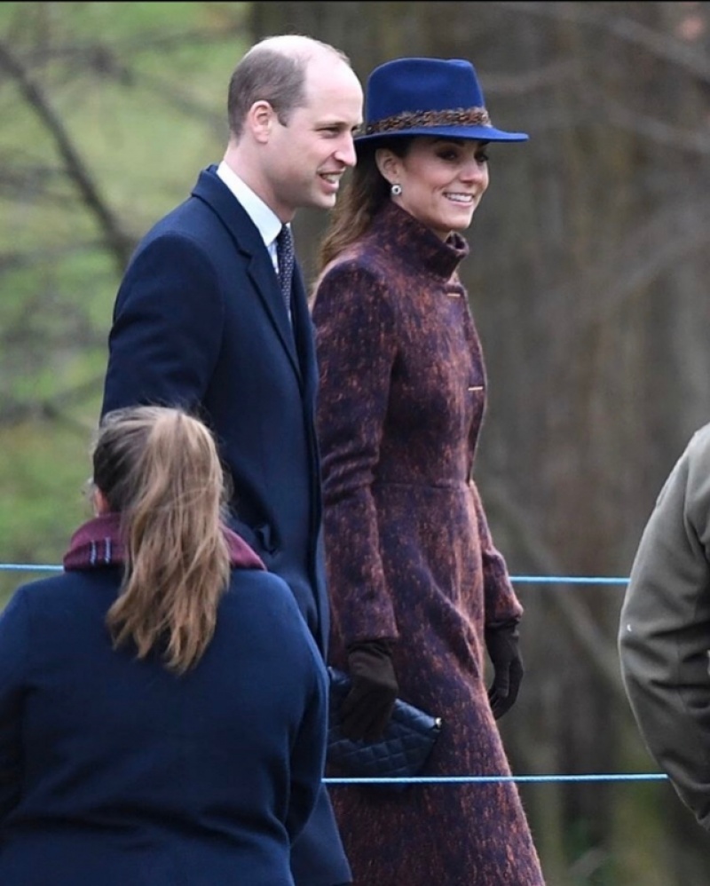 英國皇室真有Dress code？凱特王妃新年首露面與「她」撞衫了！