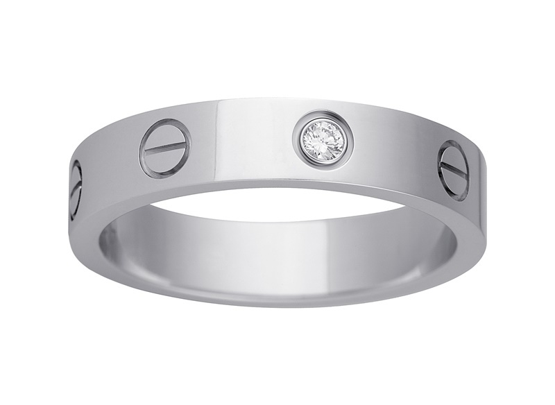Cartier LOVE 系列鑽石婚戒，白 K 金鑲嵌一顆鑽石，NTD66,500。