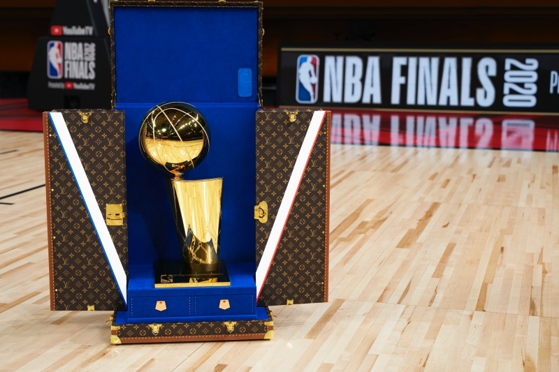 LV旅行箱首登NBA總決賽！連三年聯名合作接力曝光