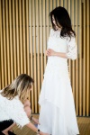 Chloé創意總監Clare Waight Keller全程把關高圓圓婚紗細節。（Chloé提供）