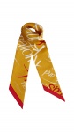 Burberry早春書封圖騰窄版絲巾，6,000元。（Burberry提供）