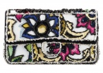 Chanel彩色亮片刺繡肩揹包，1,041,600元。（Chanel提供）