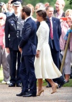 凱特王妃的妹妹琵琶·密道頓（Pippa Middleton）和弟弟詹姆斯·密道頓（James Middleton）參加夏綠蒂小公主的受洗儀式。