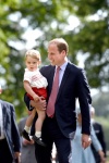 威廉王子與喬治小王子完全就是一個模子刻出來的。