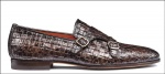 Santoni以珍貴又超現實的細節變化引人入勝，圖為蟒蛇紋雙釦編織鞋履。