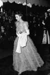 1947年，亮麗的伊莉莎白公主一身高貴禮服，吸引眾人目光。（PA）
