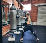 Kristina Bazan透過拳擊鍛鍊體態。 （圖片擷取自Kristina Bazan  Instagram）